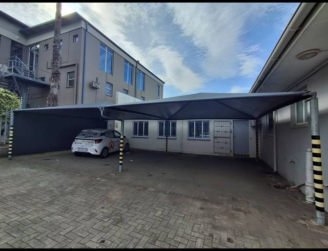 90M² OFFICE TO LET IN VINCENT